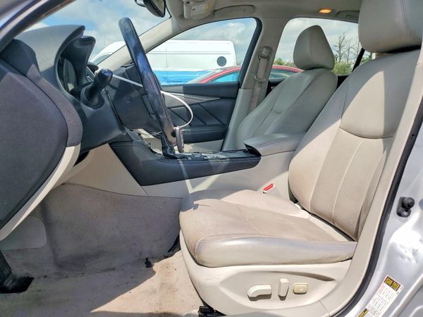 2015 INFINITI Q50
