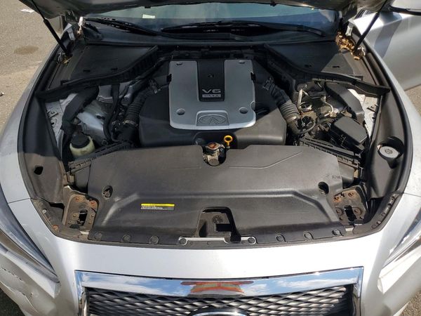 2015 INFINITI Q50