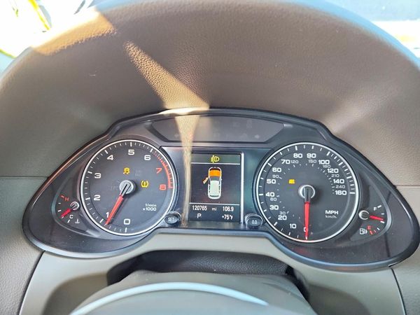 2013 AUDI Q5 Premium Plus