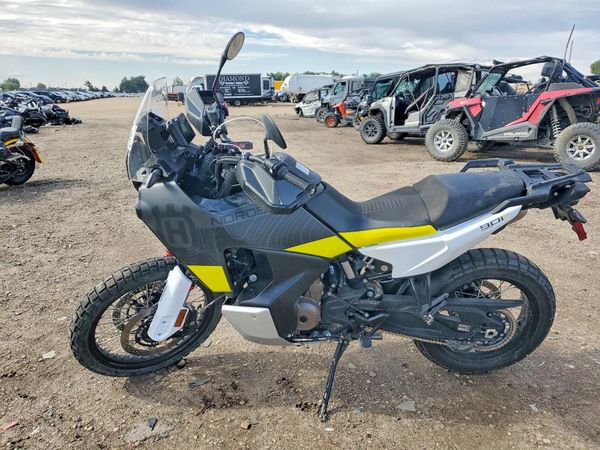 2023 HUSQVARNA NORDEN 901 — LSDT