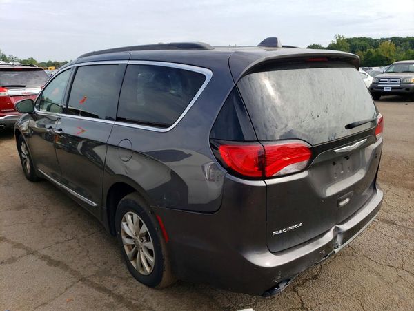2017 CHRYSLER PACIFICA Touring L