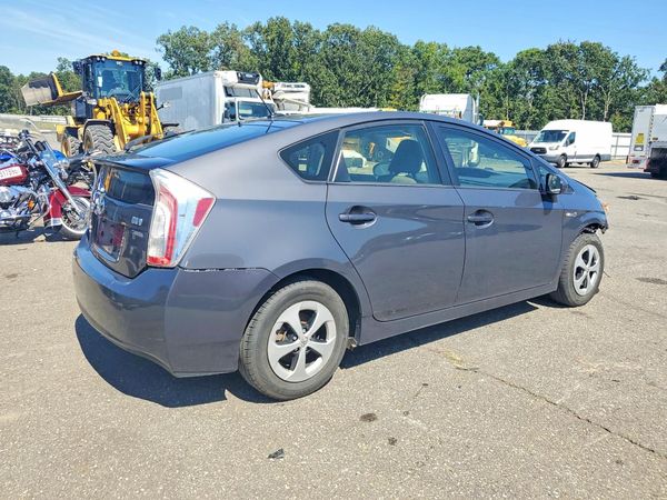 2015 TOYOTA PRIUS