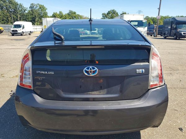 2015 TOYOTA PRIUS