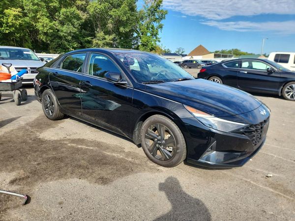 2023 HYUNDAI ELANTRA — Passenger 3/4