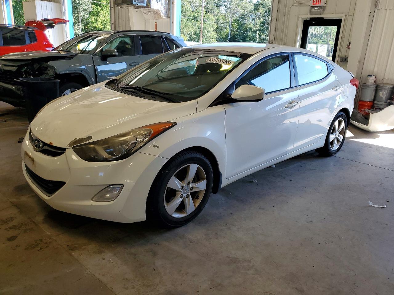 2012 HYUNDAI ELANTRA GLS(Middle grade) — Front 3/4