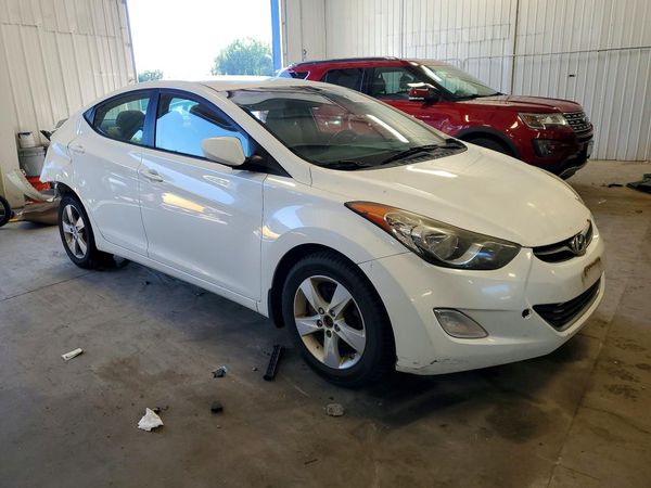 2012 HYUNDAI ELANTRA GLS(Middle grade) — Passenger 3/4