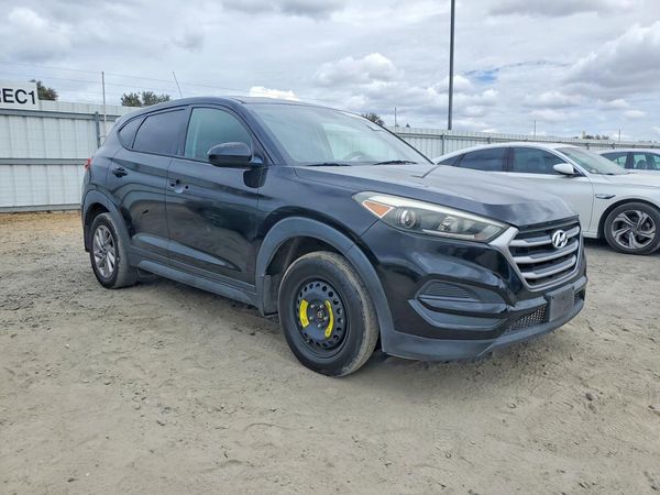 2017 HYUNDAI TUCSON SE (no options)