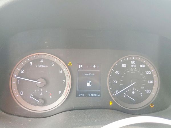 2017 HYUNDAI TUCSON SE (no options)