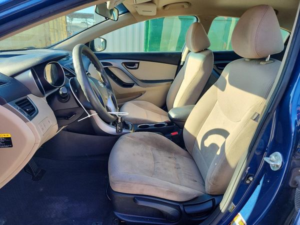 2014 HYUNDAI ELANTRA GLS (Middle)