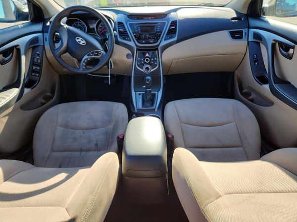 2014 HYUNDAI ELANTRA GLS (Middle)