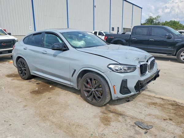 2022 BMW X4 M40i — Passenger 3/4