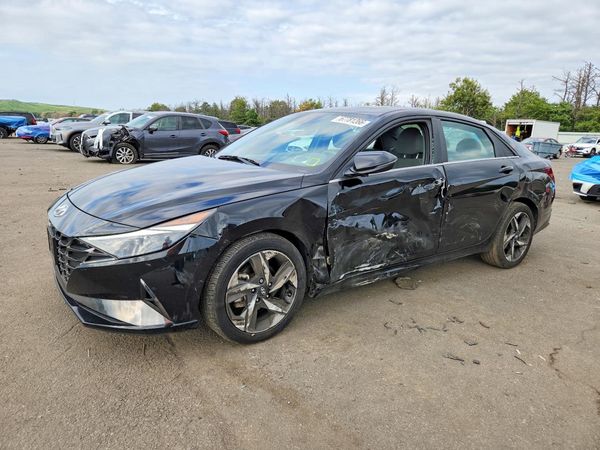 2022 HYUNDAI ELANTRA