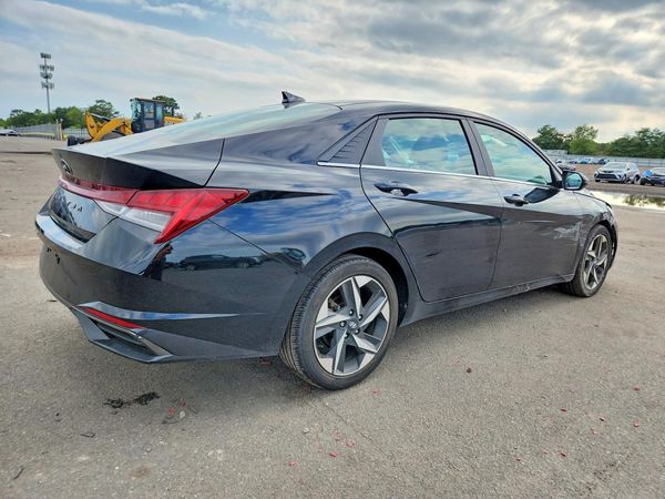2022 HYUNDAI ELANTRA