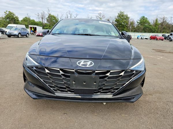 2022 HYUNDAI ELANTRA