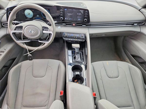 2022 HYUNDAI ELANTRA