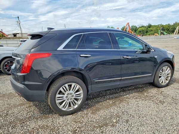 2017 CADILLAC XT5
