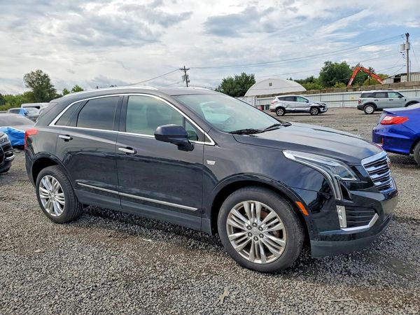 2017 CADILLAC XT5