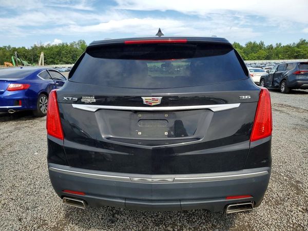 2017 CADILLAC XT5