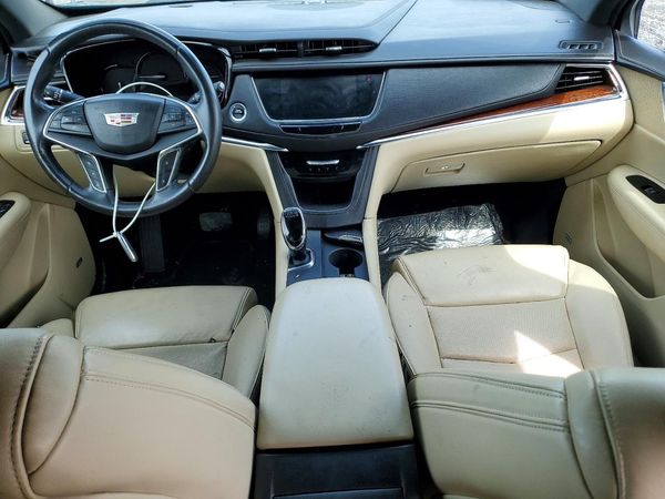 2017 CADILLAC XT5