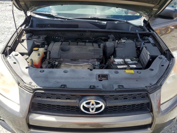 2012 TOYOTA RAV4 BASE Standard — Engine bay