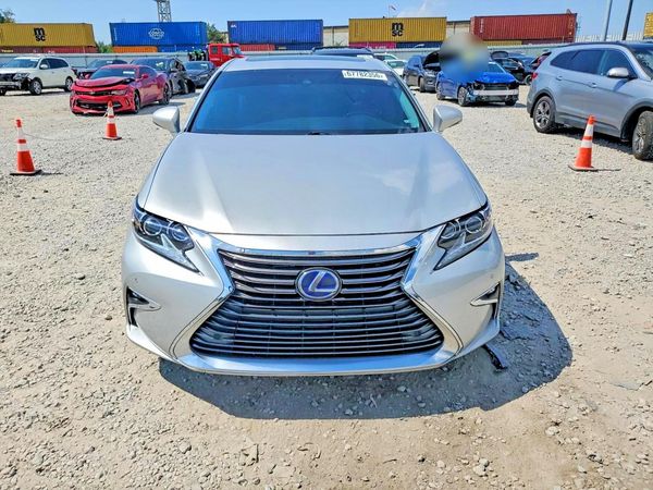 2017 LEXUS ES 300h