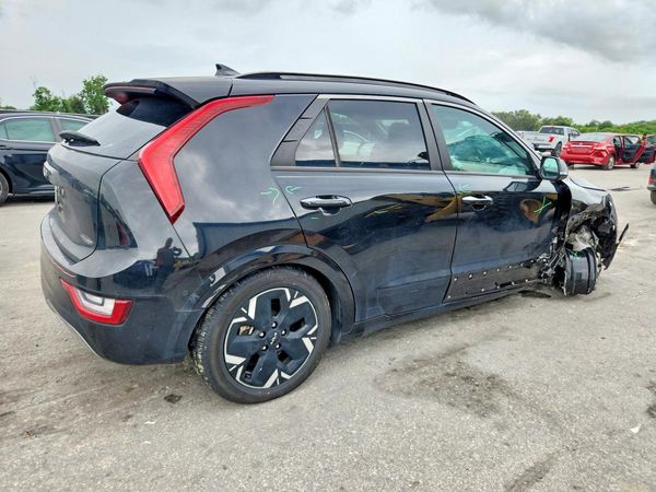 2023 KIA NIRO