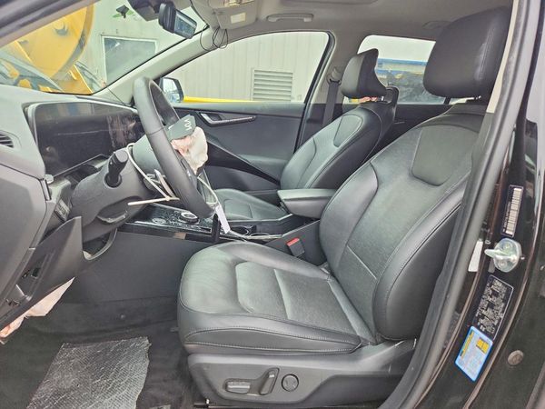 2023 KIA NIRO