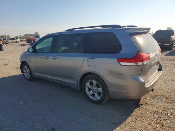 2013 TOYOTA SIENNA