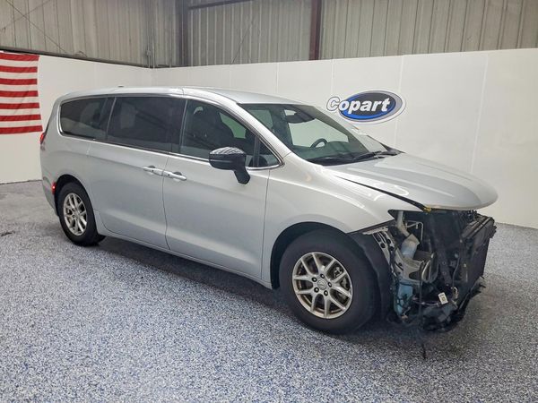 2026 CHRYSLER PACIFICA Select — Passenger 3/4