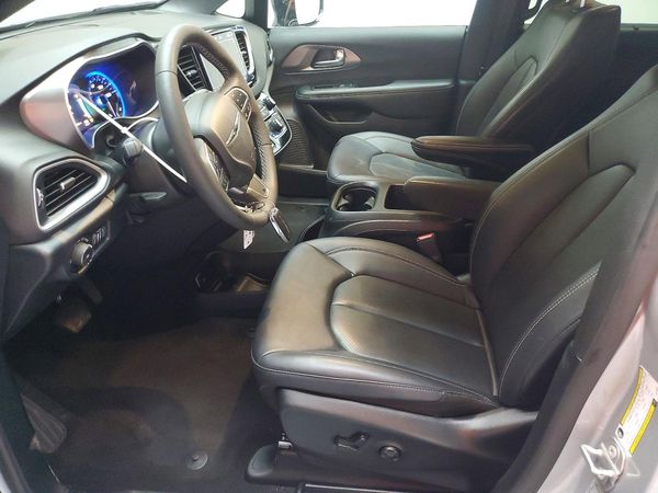 2026 CHRYSLER PACIFICA Select — DENT