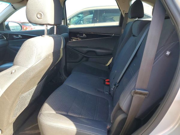 2018 KIA SORENTO L, LX