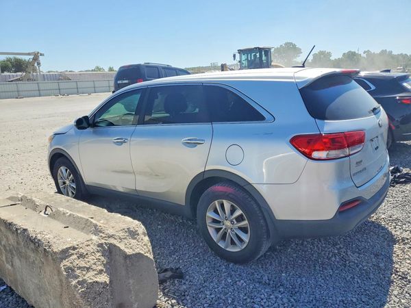2016 KIA SORENTO L / LX
