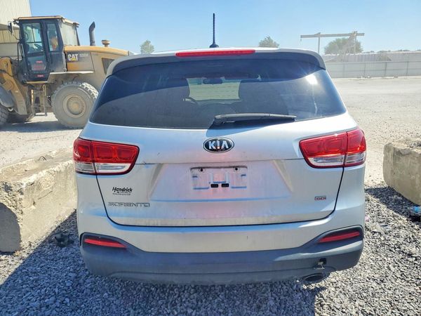 2016 KIA SORENTO L / LX