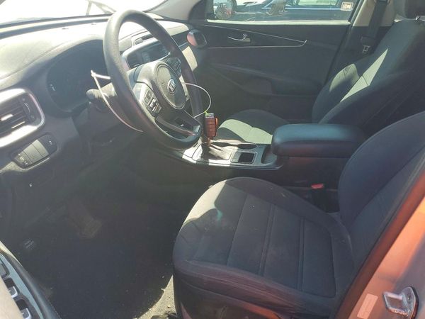 2016 KIA SORENTO L / LX