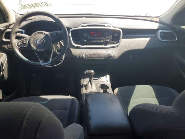 2016 KIA SORENTO L / LX