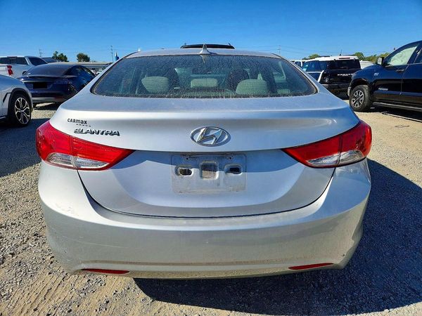 2013 HYUNDAI ELANTRA