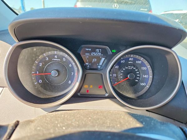 2013 HYUNDAI ELANTRA