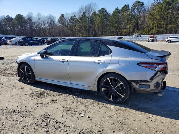 2018 TOYOTA CAMRY