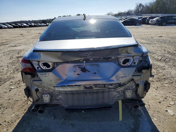 2018 TOYOTA CAMRY