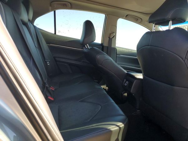 2018 TOYOTA CAMRY