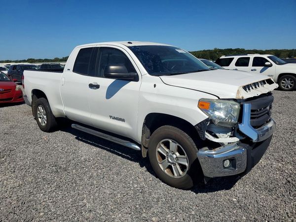 2014 TOYOTA TUNDRA SR5 — Passenger 3/4