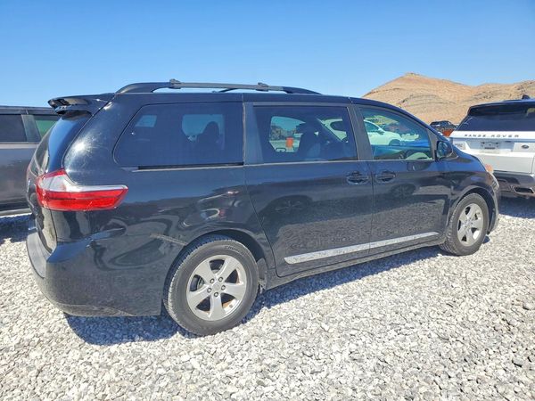 2017 TOYOTA SIENNA