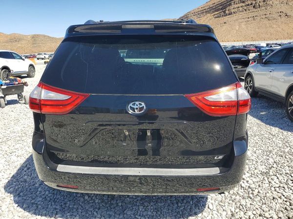 2017 TOYOTA SIENNA