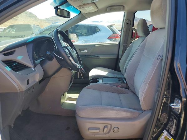 2017 TOYOTA SIENNA
