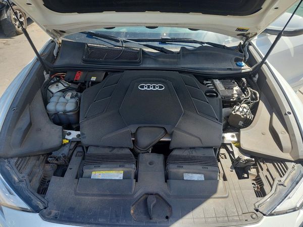 2019 AUDI Q8 Premium