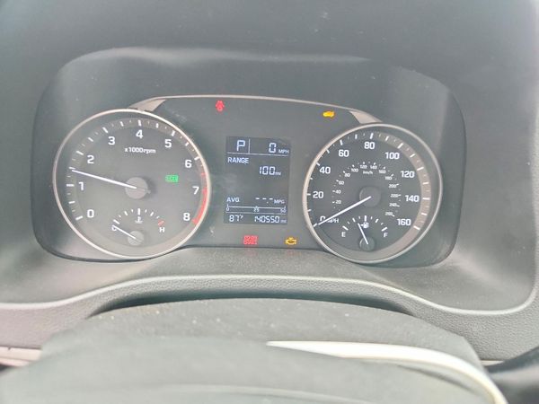 2017 HYUNDAI ELANTRA SE Base