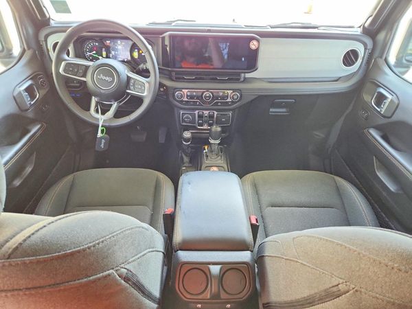 2024 JEEP WRANGLER Sahara 4XE