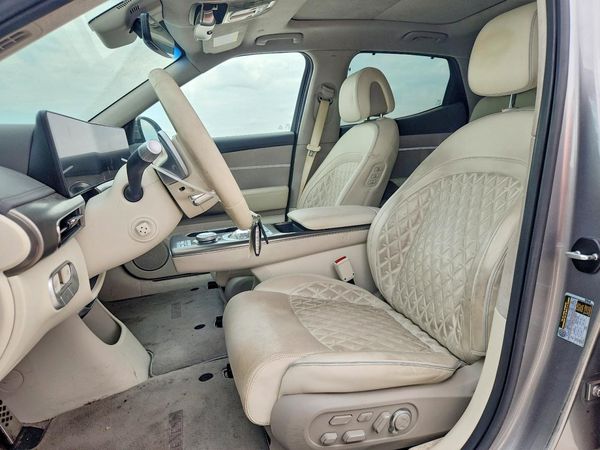 2024 GENESIS GV60