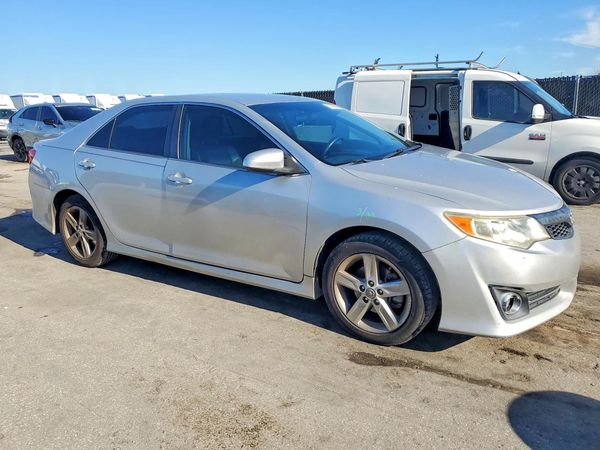 2014 TOYOTA CAMRY
