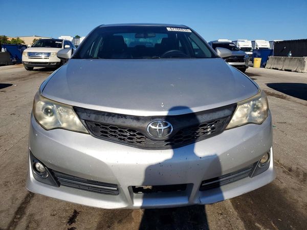 2014 TOYOTA CAMRY